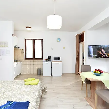 Branka 2099 Apartment